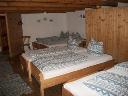 Mehrbettzimmer für Gruppen ideal. Urlaub auf dem Ferienhof Seibert in Ostheim vor der Rhön